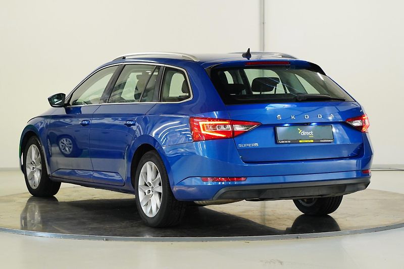 Škoda Superb - fotka 7 z 31