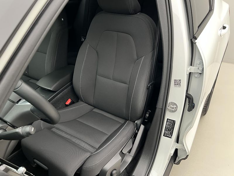 Volvo XC40 RECHARGE PLUS TWIN ENGINE AUT - fotka 17 z 43
