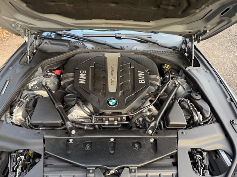 BMW Řada 6 650i xDrive, GC,CZ,TOP VÝBAVA - fotka 36 z 37