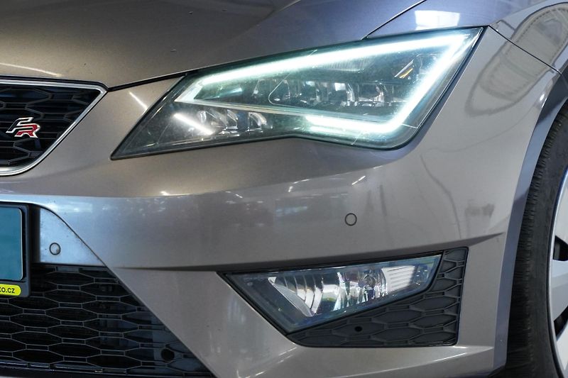 Seat Leon - fotka 9 z 27