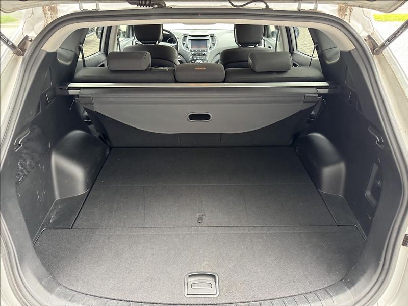 Hyundai Santa Fe 2,2 CRDi Style 4x4 - fotka 11 z 17