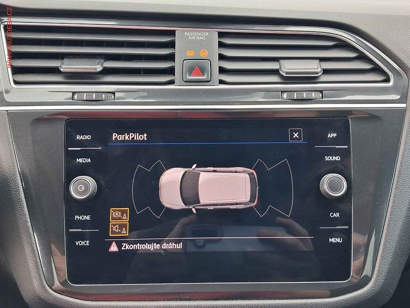 Volkswagen Tiguan (2019) 2.0 TDi, ČR, AC, park.čidla - fotka 15 z 21
