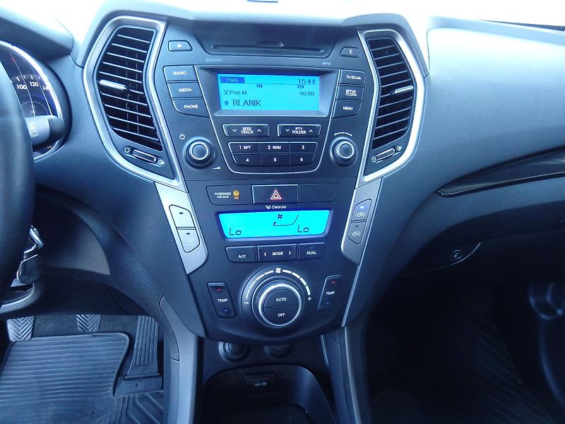 Hyundai Santa Fe 2.2 CRDi AWD ZÁLOHOVÁNO - fotka 14 z 17