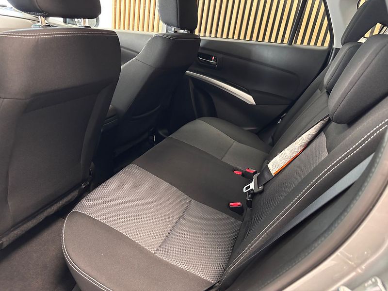 Suzuki SX4 S-Cross Comfort+ 4x4 Navigace /Xenony - fotka 20 z 29