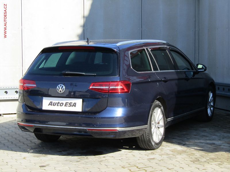 Volkswagen Passat (2015) 2.0 TDi, Highline, TZ - fotka 4 z 19