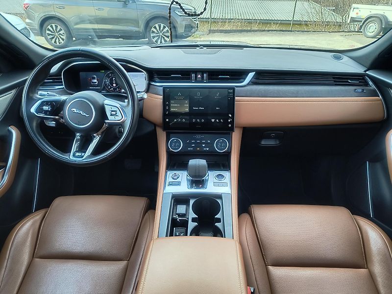 Jaguar F-Pace (2021) D300 AWD R -DINAMIC SE AUTOMAT - fotka 29 z 68