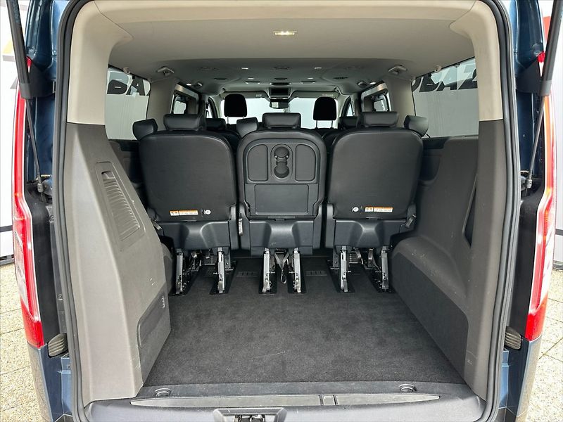 Ford Tourneo 2,0 TDCi 136kW 8MÍST AUTOMAT - fotka 17 z 48