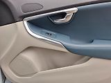 Volvo V40 (2012) 2.0D3 110kW AUT -1.MAJITEL - náhled 24