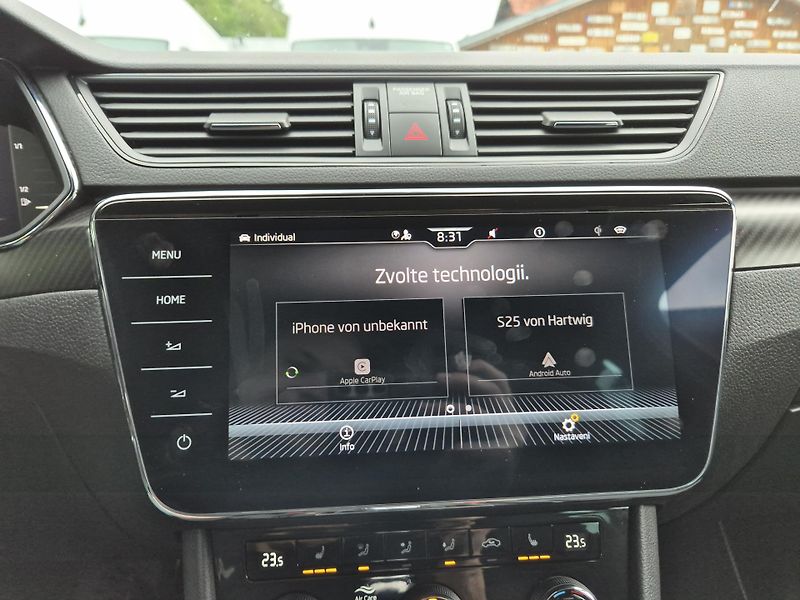 Škoda Superb Combi SPORTLINE 147kw DSG 19AL - fotka 35 z 49