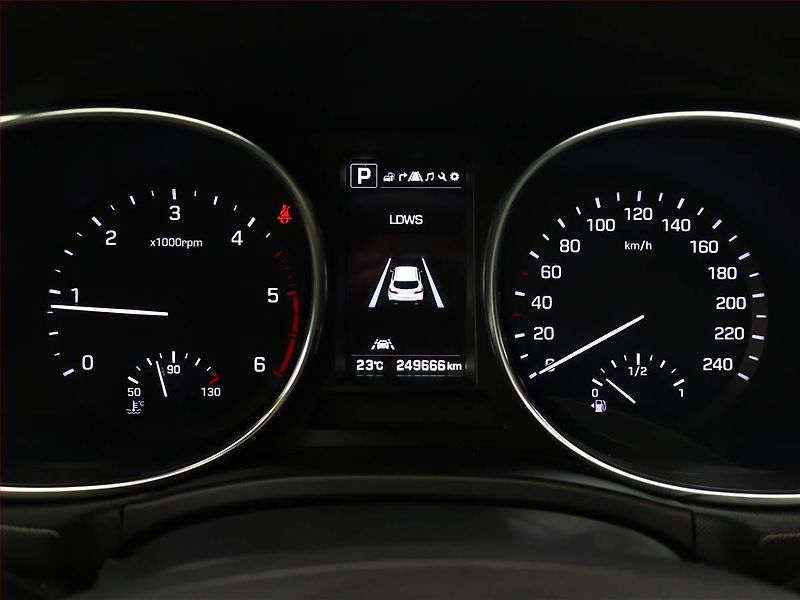 Hyundai Santa Fe (2016) 2.2 CRDi Blue, 4X4, Automat - fotka 9 z 21