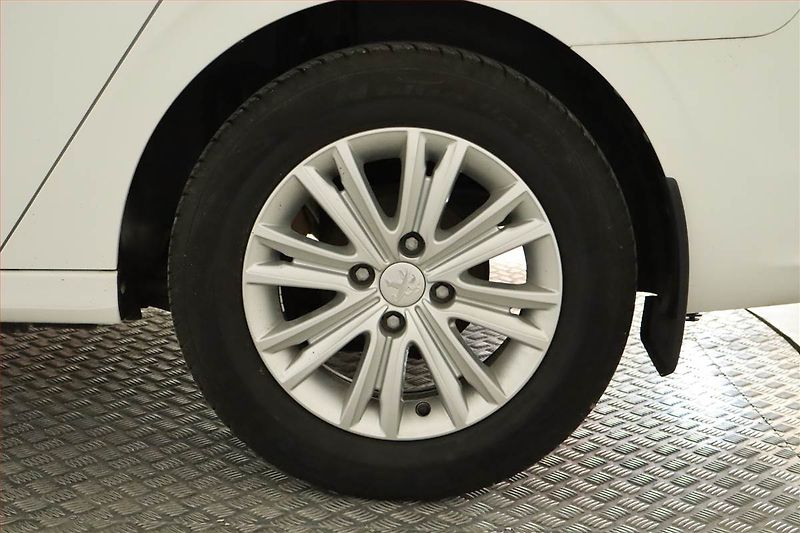 Peugeot 301 (2014) 1.2 VTi, Automat, Serv.kniha - fotka 15 z 17
