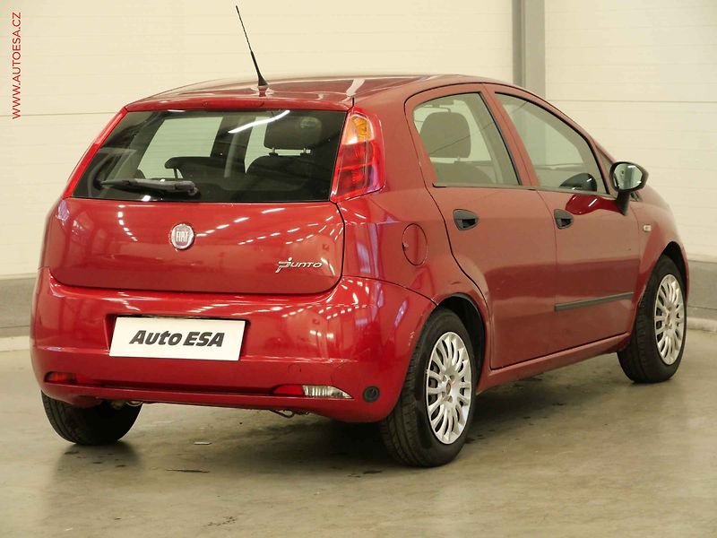 Fiat Punto (2010) 1.2i, 2.maj,ČR, AC - fotka 4 z 18