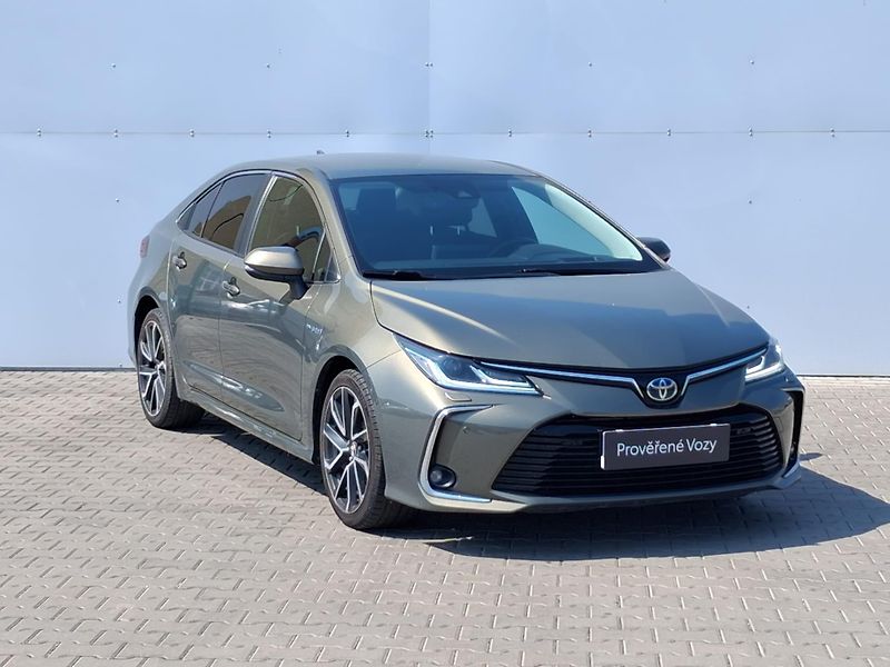 Toyota Corolla 1.8 HSD e-CVT Executive - fotka 6 z 27