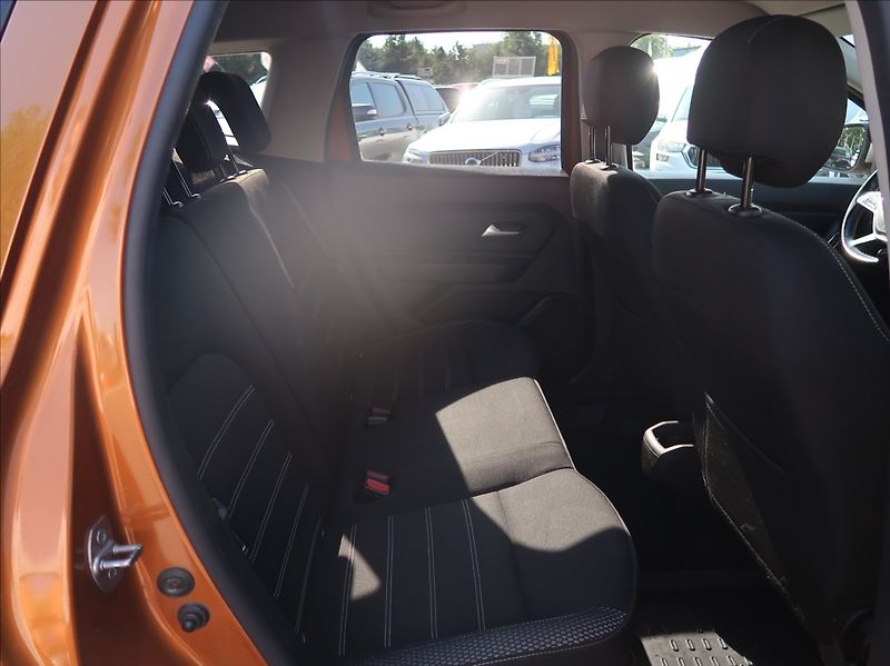 Dacia Duster 1,3 TCe,96kW,1majČR,4x4,klima - fotka 20 z 25