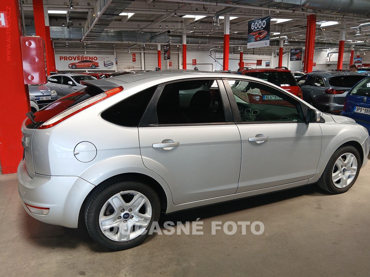 Ford Focus 1.6i, AC, park.čidla