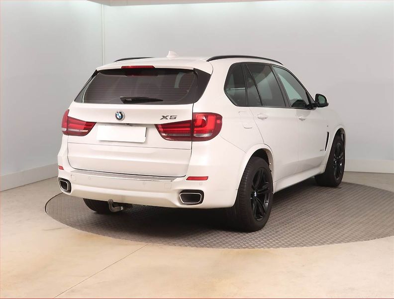 BMW X5 (2017) M Paket xDrive30d - fotka 5 z 17