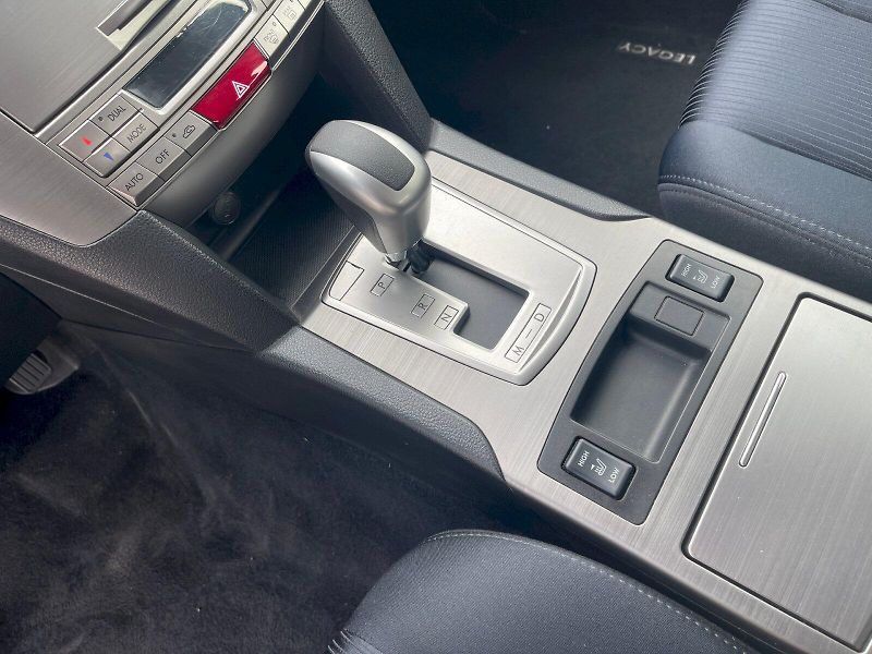 Subaru Legacy (2013) 2.5i / 123 kW 4x4 - fotka 18 z 30