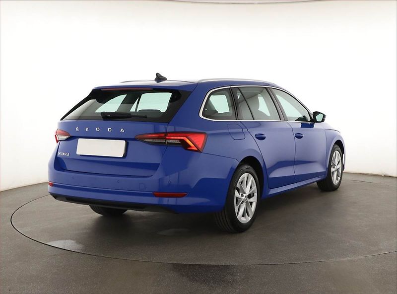 Škoda Octavia (2022) Style 2.0 TDI, Automat, ČR - fotka 5 z 18