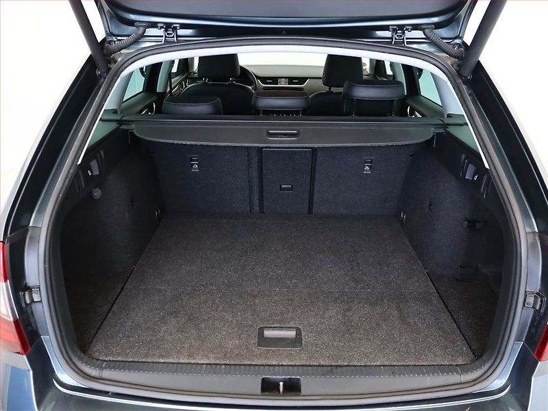 Škoda Octavia (2019) Scout 2.0 TDI, 4X4, Automat - fotka 12 z 20