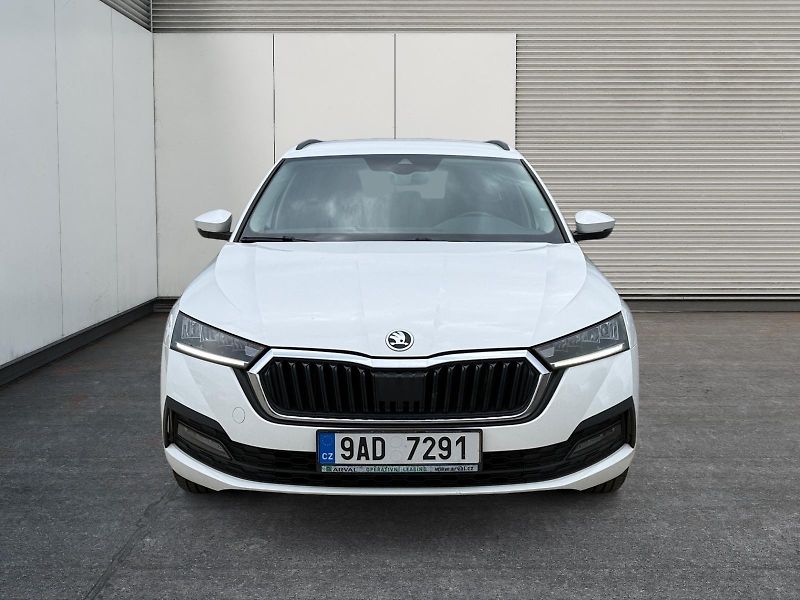 Škoda Octavia (2022) AMBITION 2.0TDI 110kW DSG 4x4  - fotka 2 z 11
