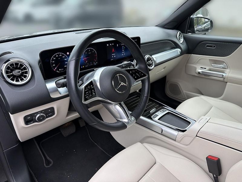 Mercedes-Benz GLB 200d 4MATIC - fotka 9 z 17