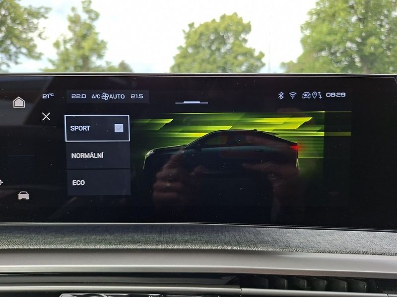 Peugeot 3008 ALLURE HYBRID 145k e-DCS6 - fotka 26 z 29