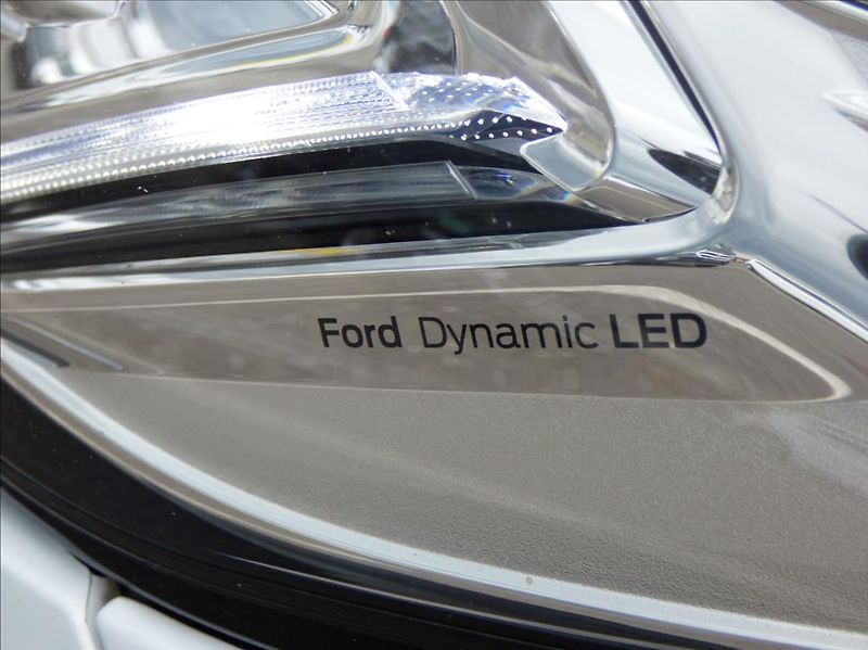 Ford Mondeo 2,0 LED,Navi,Titanium servis - fotka 9 z 72