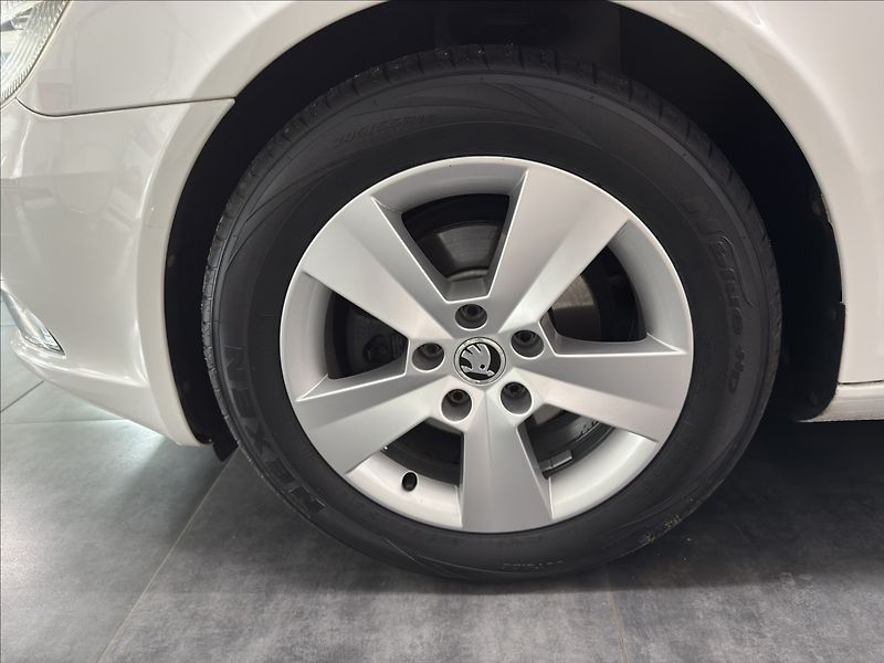 Škoda Octavia 1,4   TSI 90KW REZERVACE - fotka 24 z 29