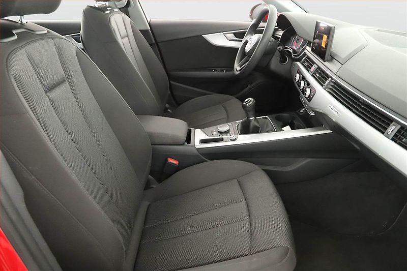 Audi A4 (2018) 2.0 TDI, 4X4, Navi, Bi-Xenony - fotka 7 z 20