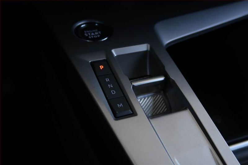 Peugeot 308 (2024) 1.2 PureTech - fotka 13 z 20