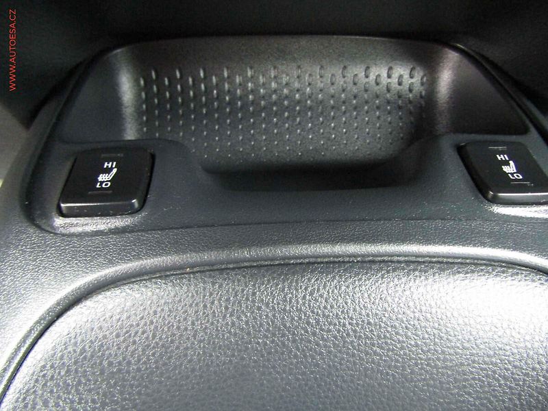 Toyota Corolla (2020) 1.6 VVT-i, ČR, Comfort, AT - fotka 16 z 19