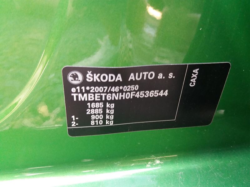 Škoda Rapid 1.4TSi,DSG,XENONY,PANORAMA!! - fotka 32 z 32