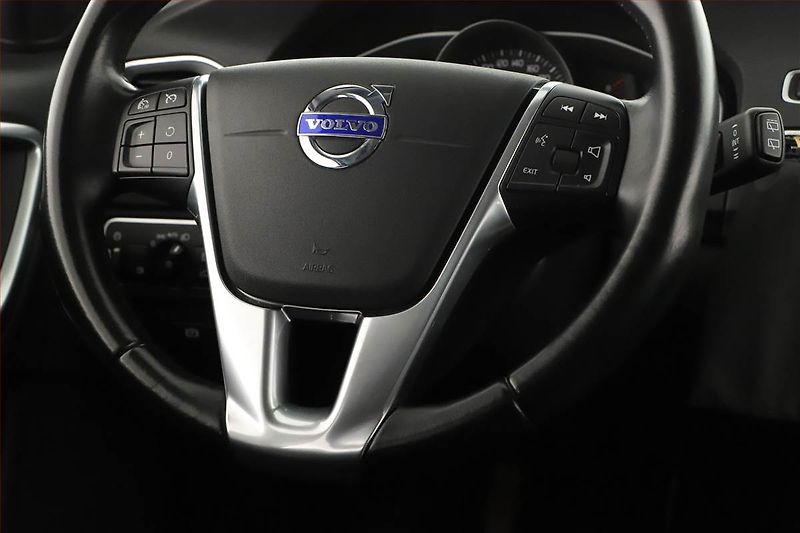 Volvo V60 (2016) T4 2.0, Serv.kniha, Kůže, Navi - fotka 15 z 17