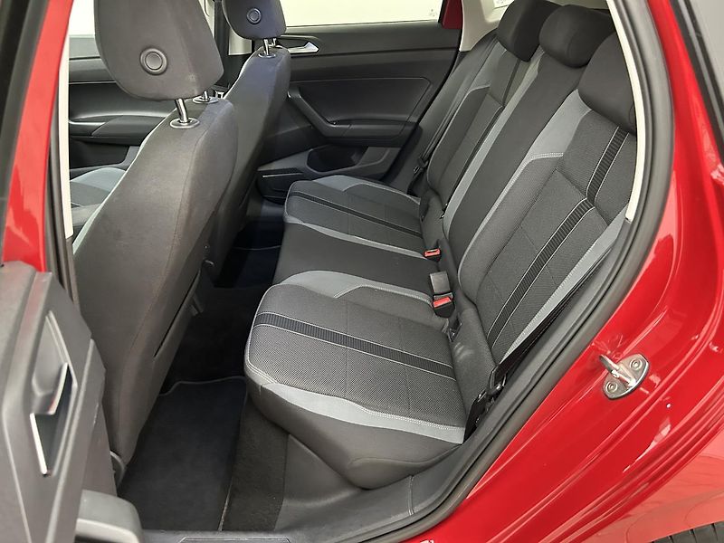 Volkswagen Polo 1.0 TSI Style - fotka 22 z 27