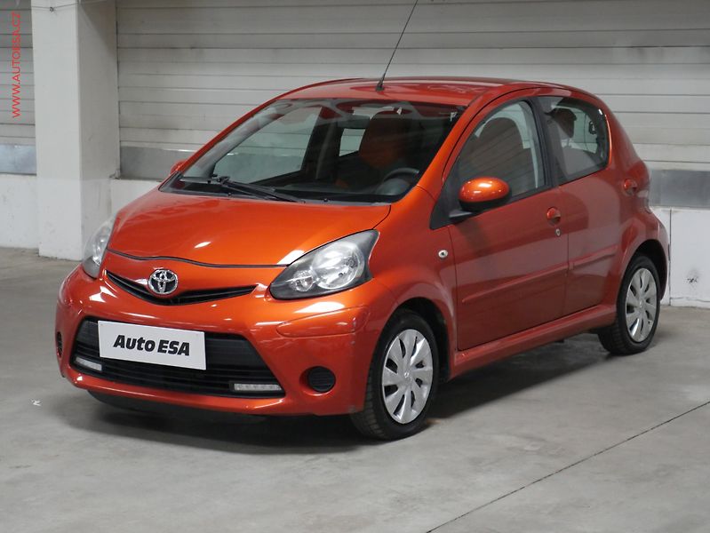 Toyota Aygo (2012) 1.0i, ČR, AC - fotka 3 z 13