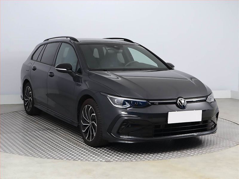 Volkswagen Golf (2023) R-Line 1.5 TSI - fotografie inzerátu