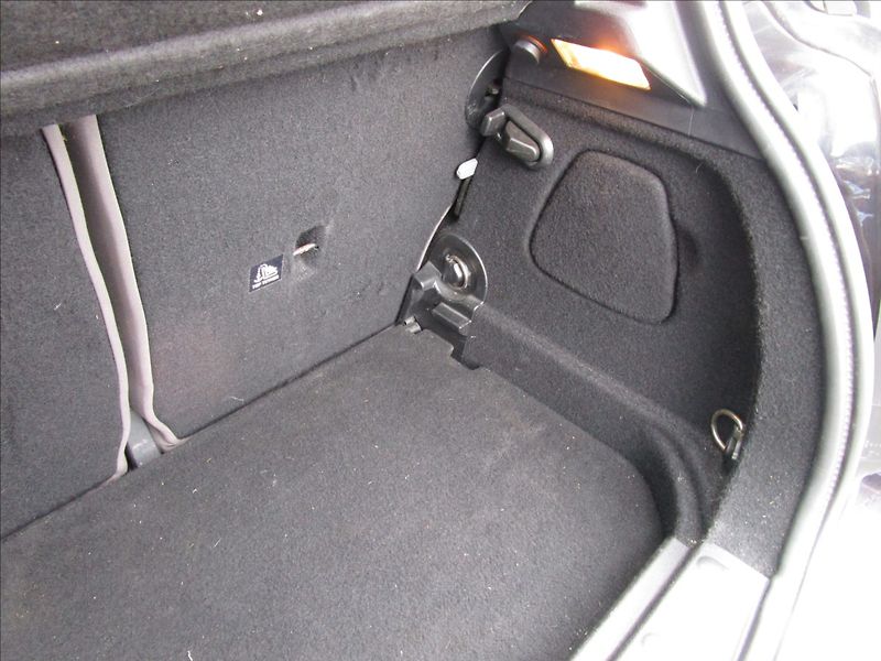 Mini Cooper 1.5D, automat, kůže - fotka 33 z 38