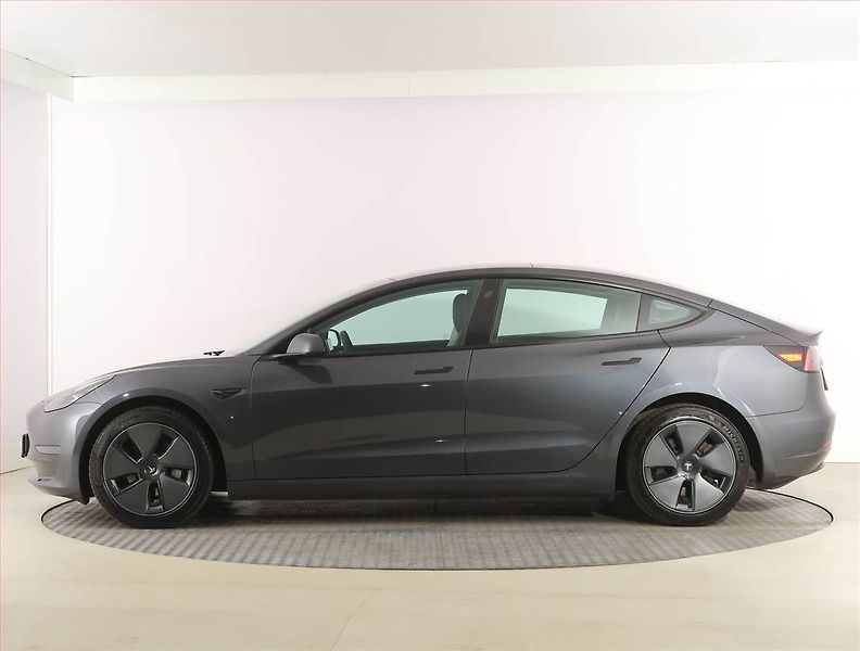Tesla Model 3 (2023) Long Range 4WD 84kWh, SoH 97% - fotka 3 z 32