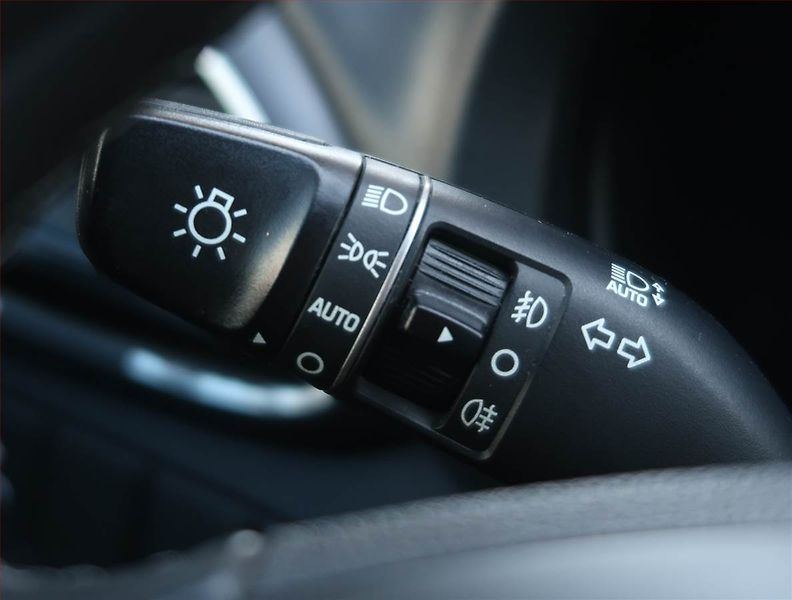 Hyundai i30 (2018) 1.0 T-GDI, Serv.kniha - fotka 18 z 18
