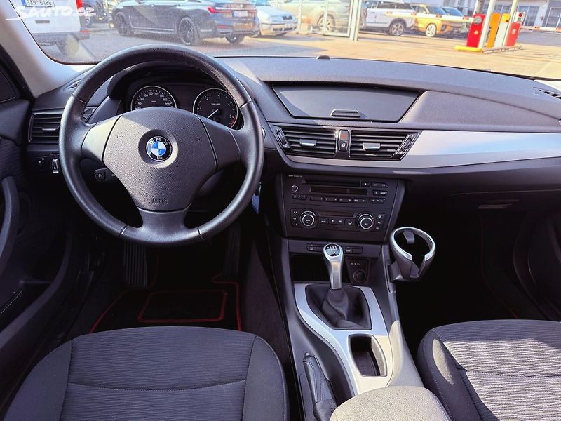 BMW X1 20D SDRIVE 135kW - fotka 10 z 26