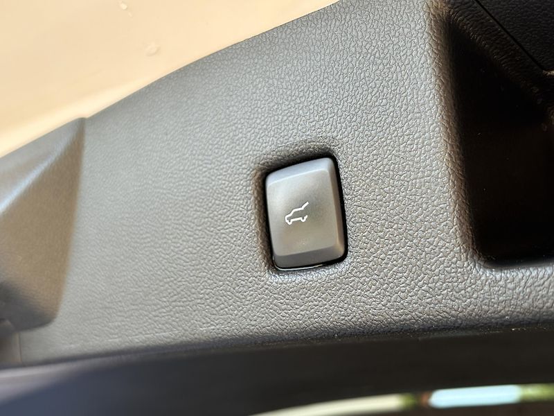 Ford Kuga (2022) Vignale 2.5 PHEV, 10/22 - fotka 16 z 22