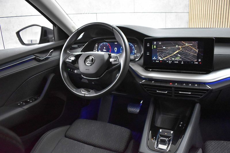 Škoda Octavia 2.0 TDI DSG*MASÁŽE*ACC*DPH* - fotka 8 z 38
