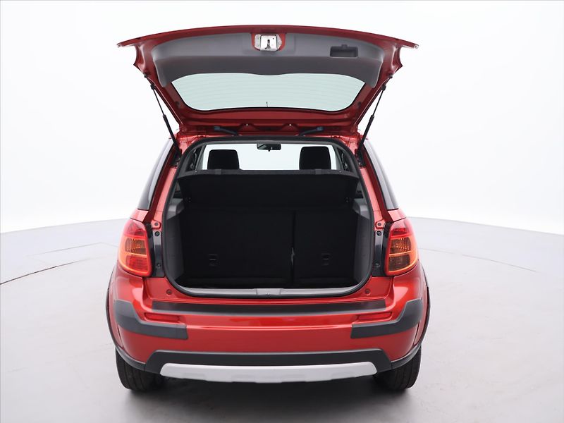 Suzuki SX4 1,6 VVT 88kW Navi 4x4 CZ - fotka 9 z 32
