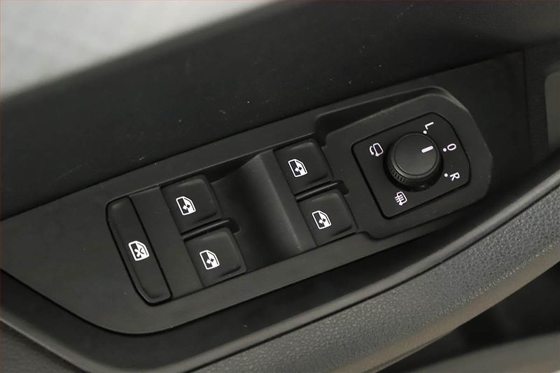 Škoda Karoq (2024) Fresh 1.5 TSI - fotka 20 z 20