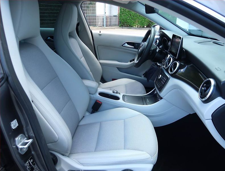 Mercedes-Benz CLA (2015) 180, Automat, Serv.kniha, Kůže - fotka 9 z 22