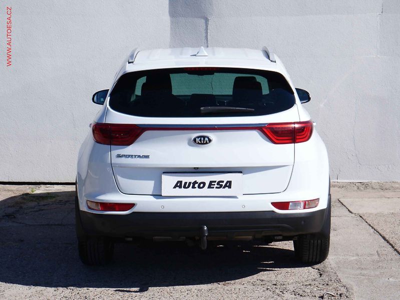 Kia Sportage (2017) 1.6 GDi, ČR, AC, TZ, výhřev - fotka 5 z 17