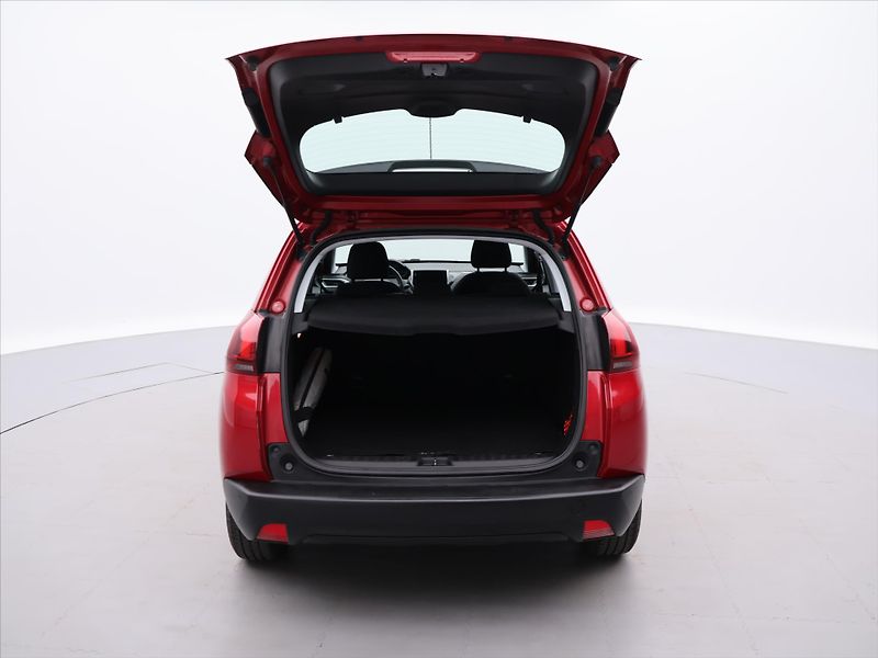 Peugeot 2008 1,2 PureTech 60kW CZ Active - fotka 9 z 28
