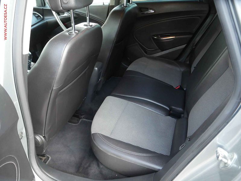 Opel Astra (2012) 1.4 Turbo, servis.kniha - fotka 10 z 18
