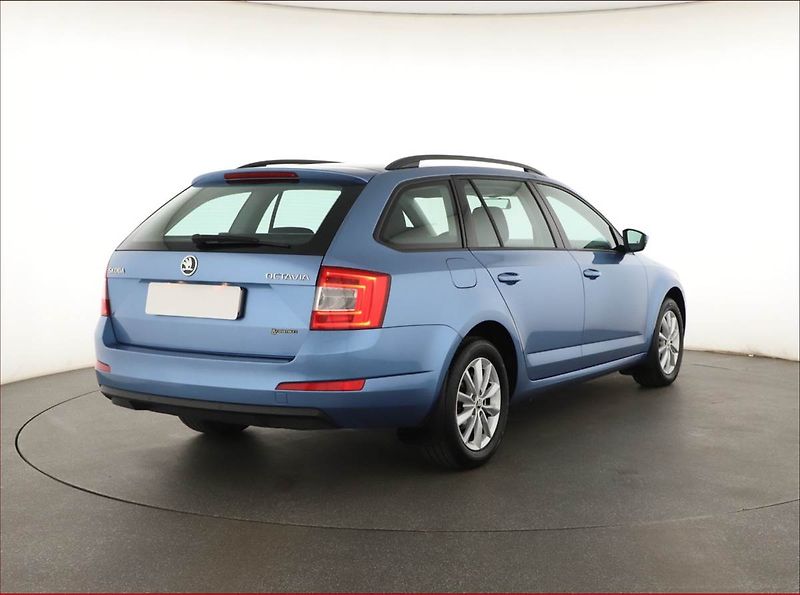 Škoda Octavia (2014) 1.6 TDI, Serv.kniha, Tempomat - fotka 5 z 13