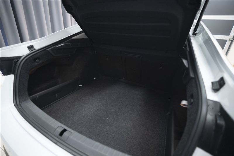 Škoda Octavia 2,0 TDI DSG VÝHŘEV 1. MAJ ČR - fotka 35 z 38